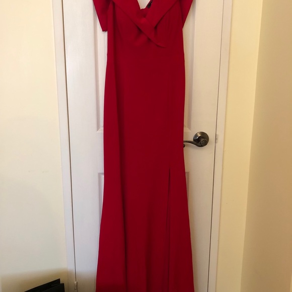 Red dress gown - Picture 5 of 5